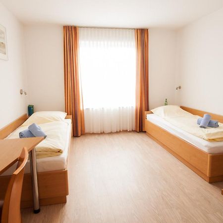 Gastehaus Olympia Reitanlage Munchen-Riem Bed & Breakfast Luaran gambar